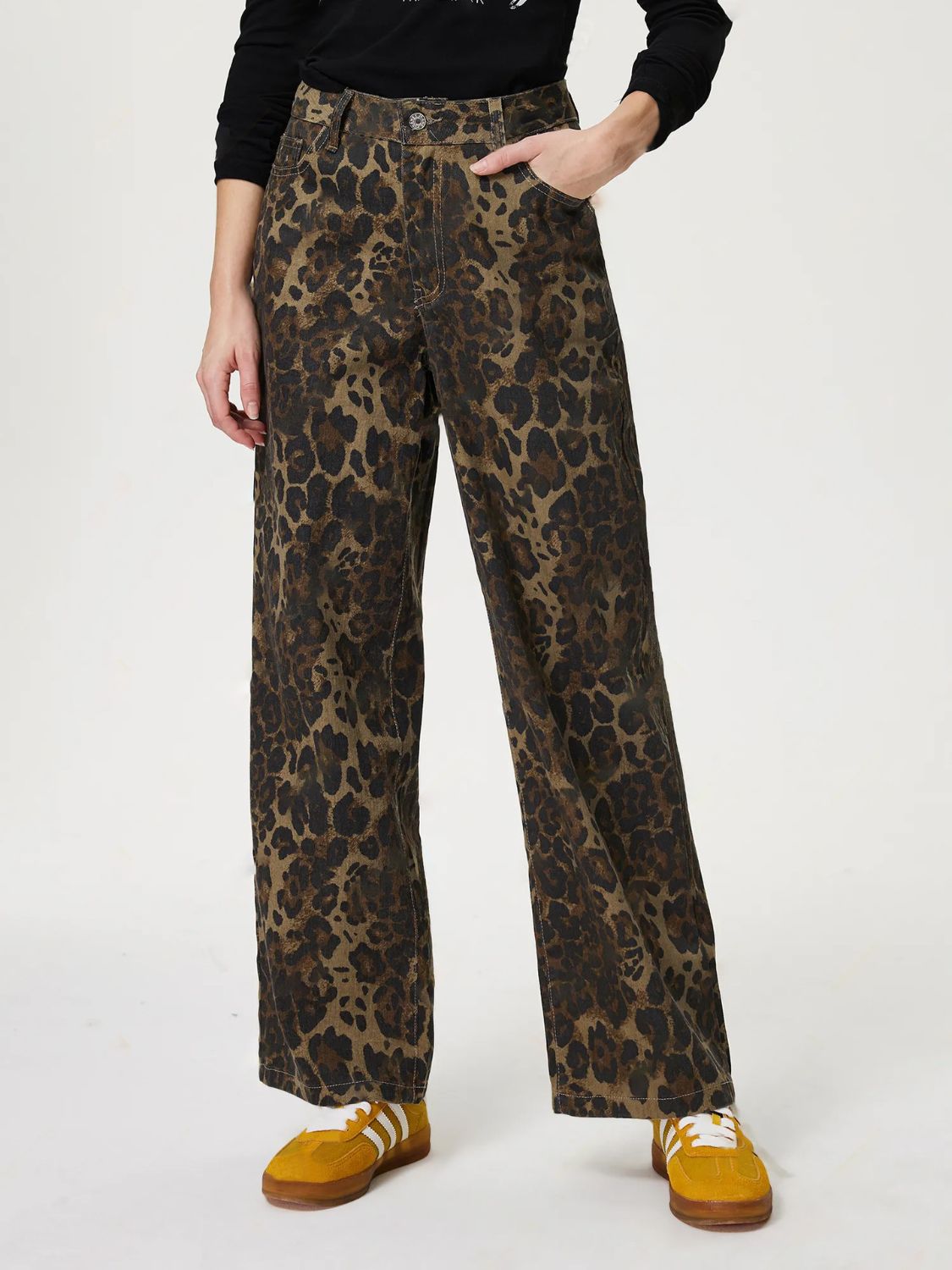 Leopard Straight Jeans with Pockets