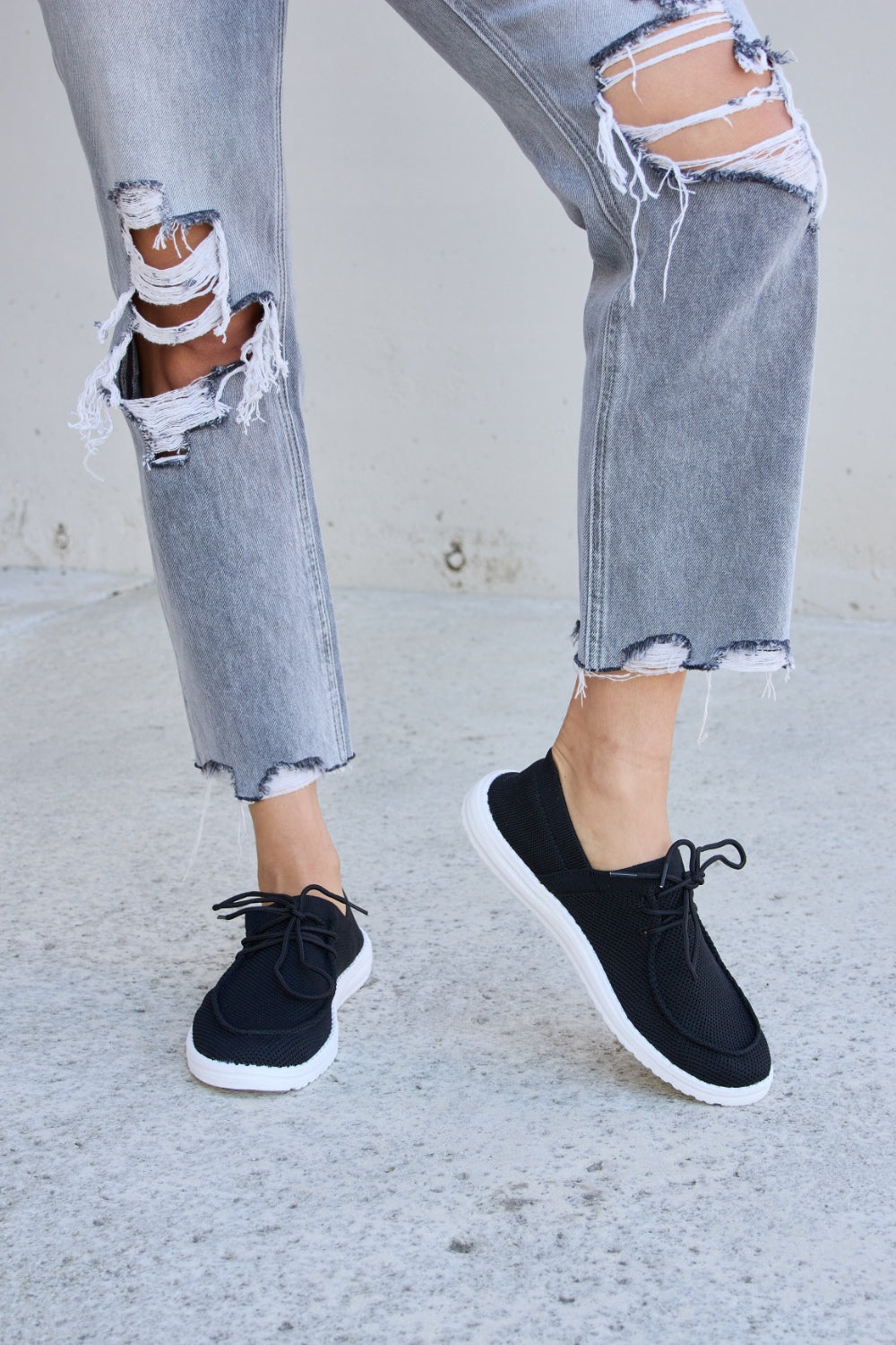 Flat Round Toe Lace-Up Sneakers