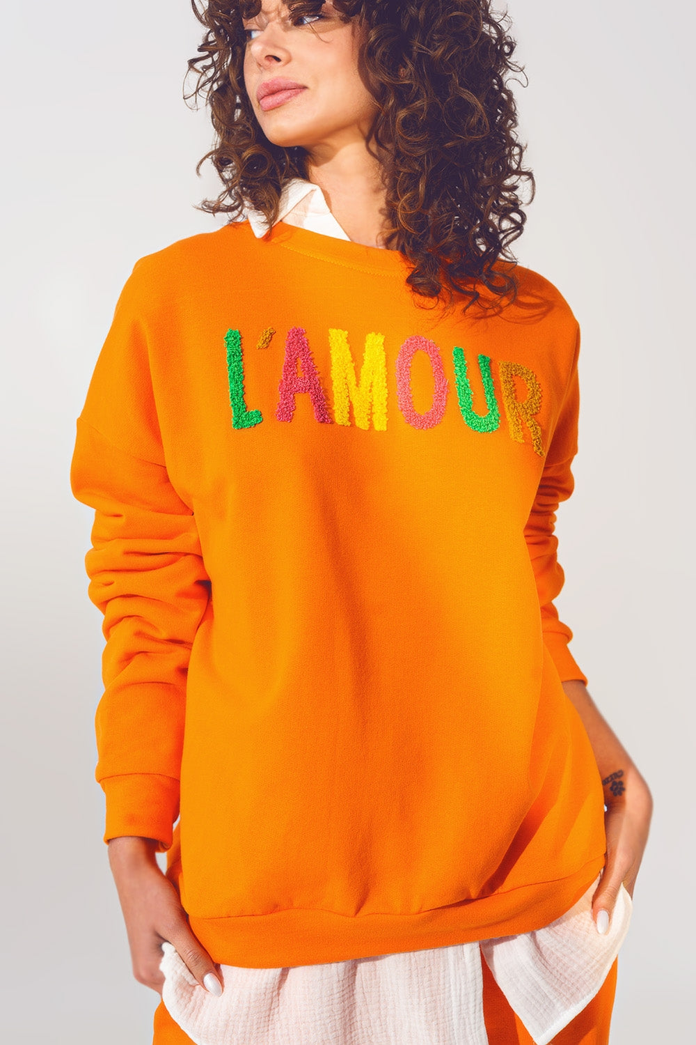 l'Amour Text Sweatshirt in Orange